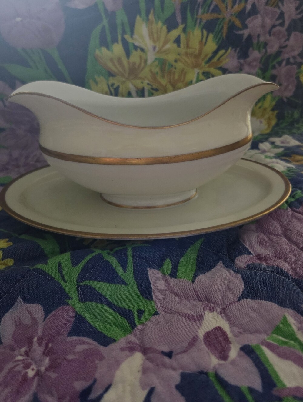 Hutschenreuther Selb porcelain Sauce boat with LHS